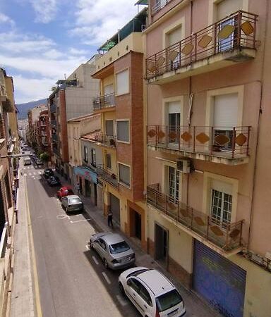 Charming Three Bedroom Apartment In Alcoi ภายนอก รูปภาพ