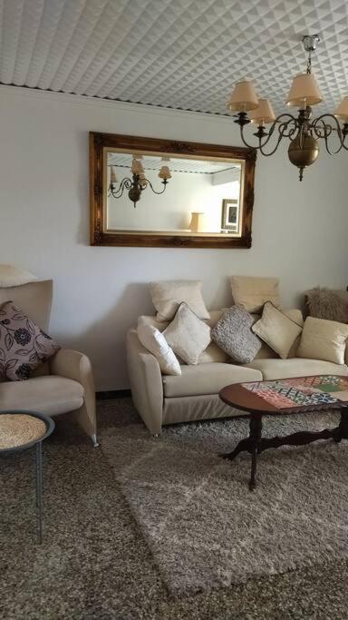 Charming Three Bedroom Apartment In Alcoi ภายนอก รูปภาพ